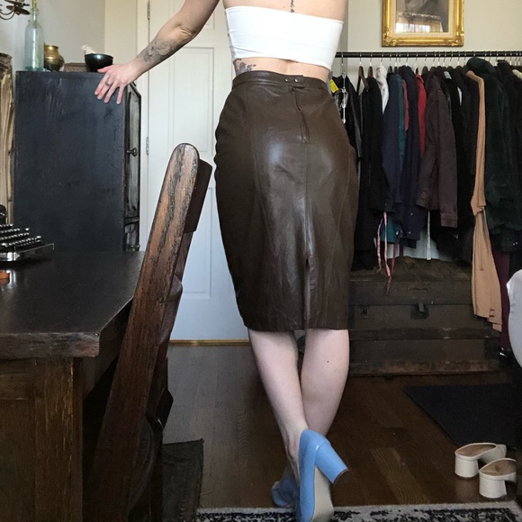 Vintage Leather Pencil Skirt - Picture 2 of 4